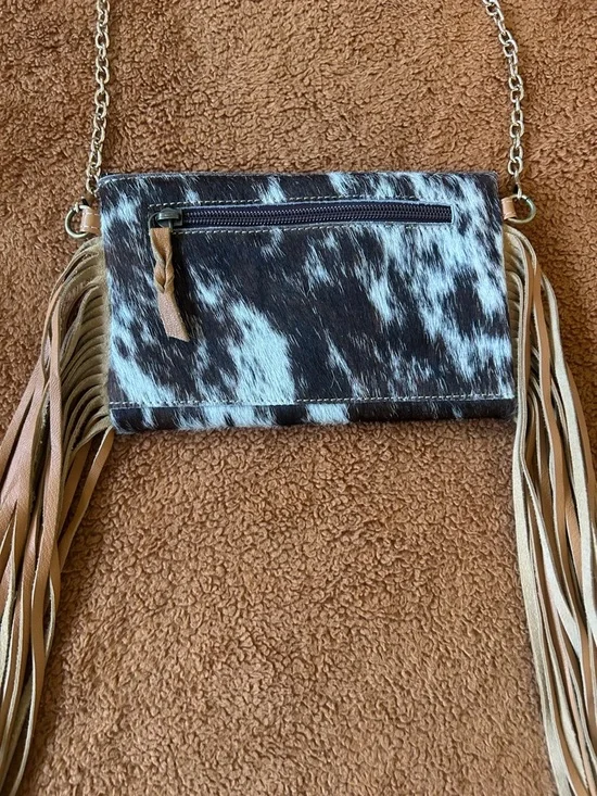 Fringed Leather and Cowhide Handbag with Floral Embossing - Picture 3 of 6